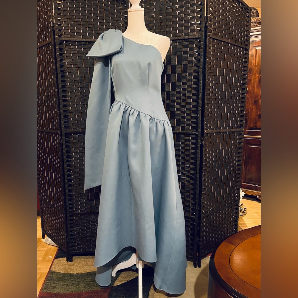Elliatt Liesel One-Shoulder Dress. Shoulder bow, draped overlay. Smokey blue. M - Picture 6 of 14